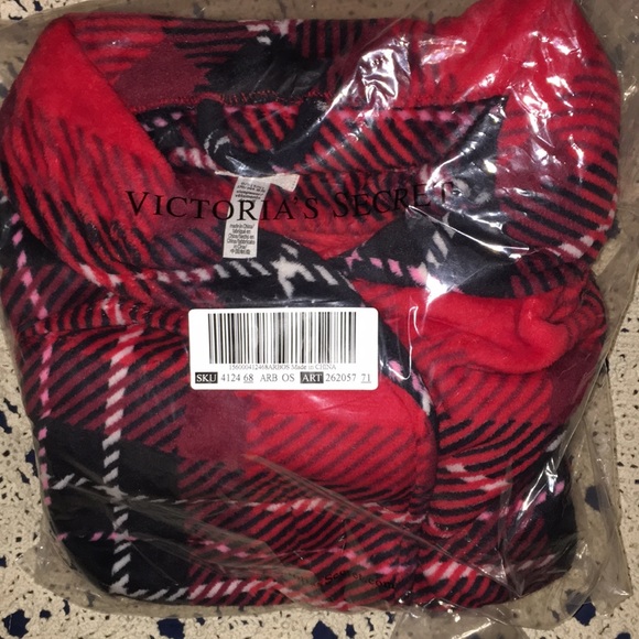 Victoria Secret:Robe and slippers - Picture 4 of 9